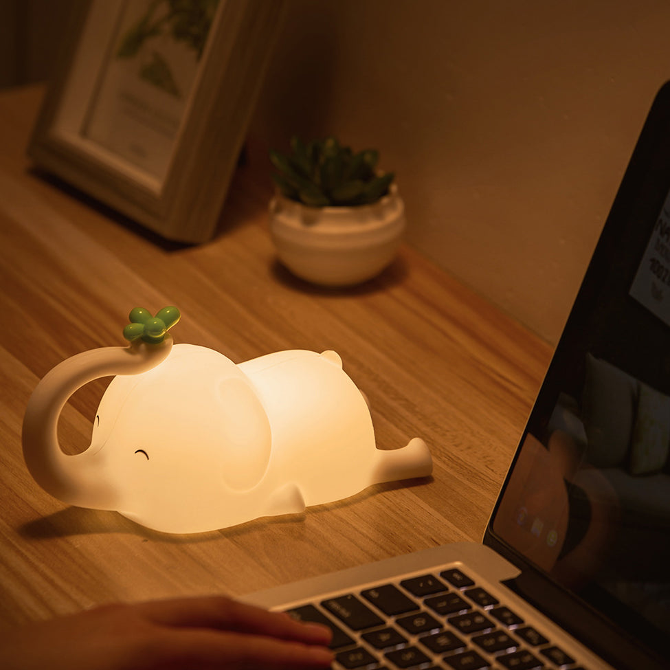 Squishy Silikon Fliegender Elefant LED Nachtlicht - Perfektes Geschenk für Kinder und Mädchen