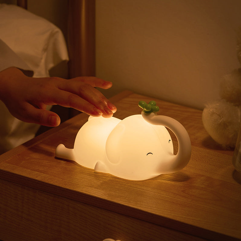 Veilleuse LED en silicone souple en forme d'éléphant volant - Cadeau idéal pour les enfants et les filles